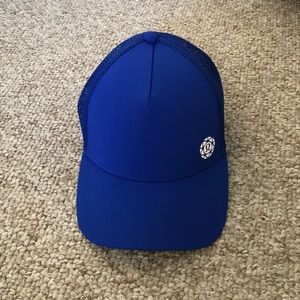 New lululemon trucker hat